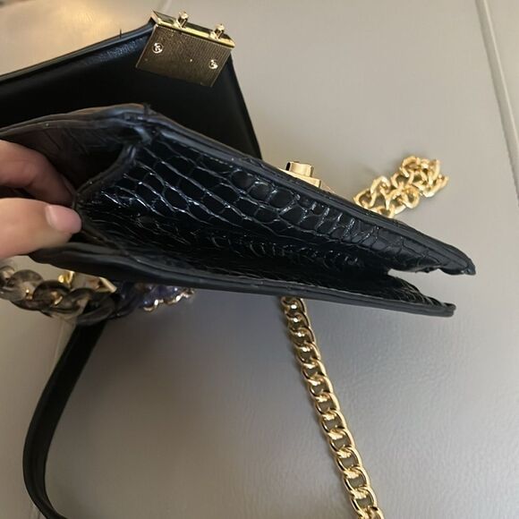 Mia K. Collection black‎ quilted crossbody bag - Picture 7 of 16